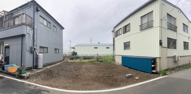 １号棟　現地更地写真　<br>お日様や風、地面と対話ができる場所があるお家のスライド画像