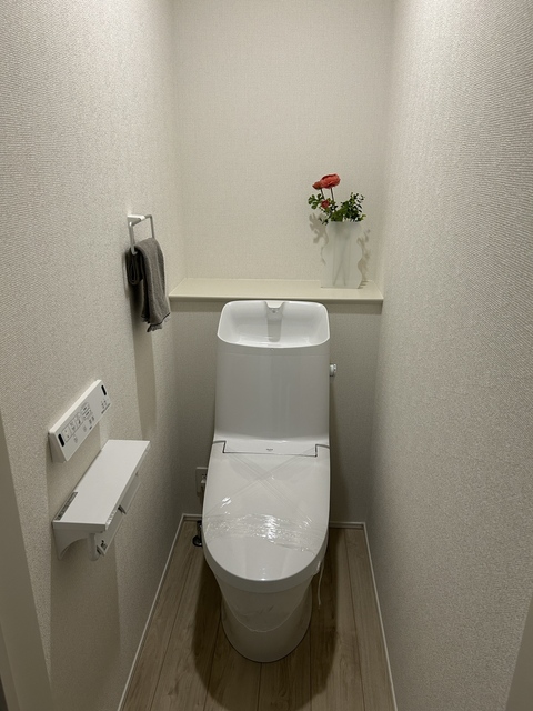 落ち着いて過ごせる♪快適なトイレ空間のスライド画像