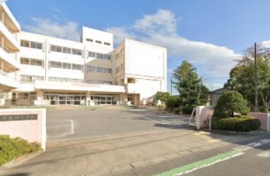 徒歩約５分<br>のスライド画像