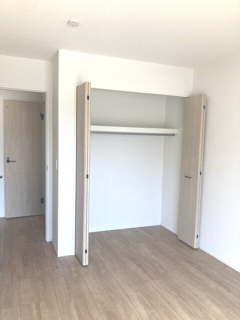 ４号棟：洋室のスライド画像
