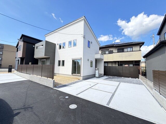 ２号棟　外観のスライド画像