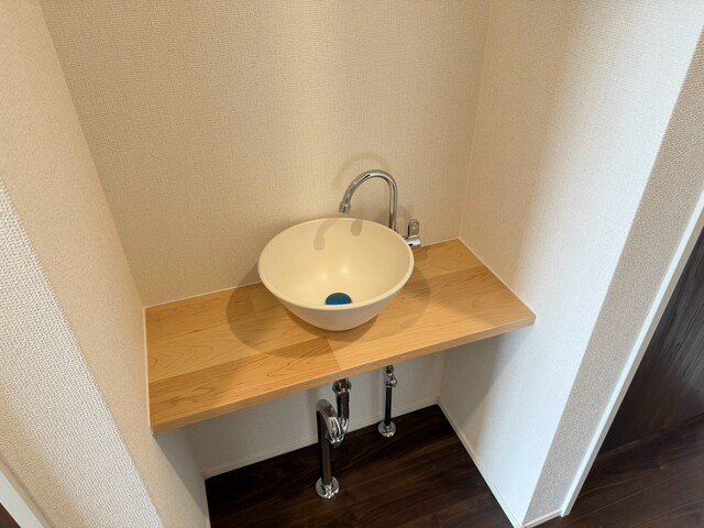 【2号棟】2階手洗い器のスライド画像
