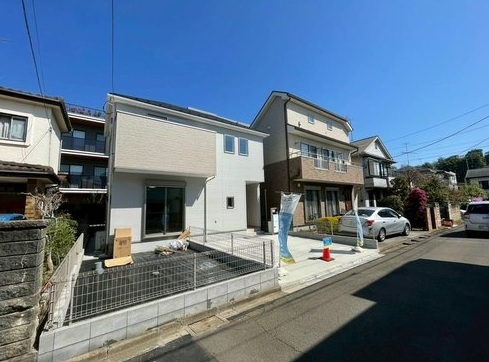 １号棟　外観写真のスライド画像