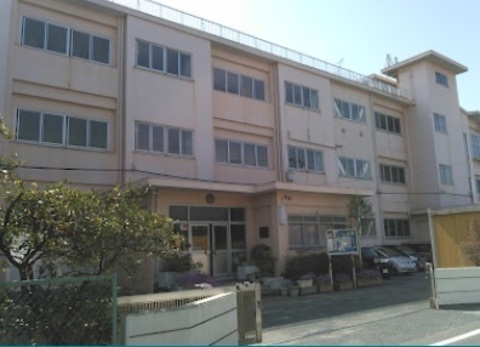 八潮市立八幡小学校：600m