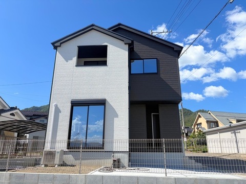長期優良住宅・耐震等級３で安心の住まい。収納豊富な3LDK！