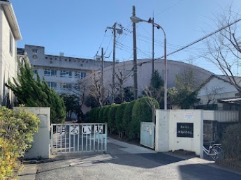 草加市立両新田中学校のスライド画像