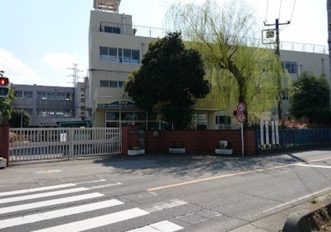 草加市立川柳小学校：170m
