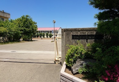 草加市立青柳中学校のスライド画像