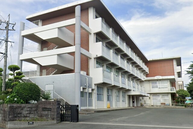 合志市立西合志南中学校　(徒歩　約16分)のスライド画像