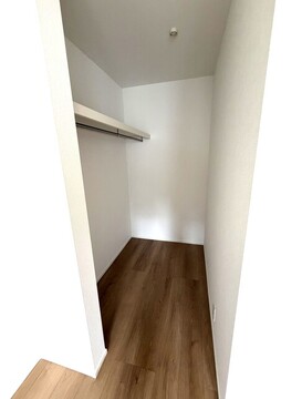 何かと頭を使う洋服の収納もクローゼットは強い味方