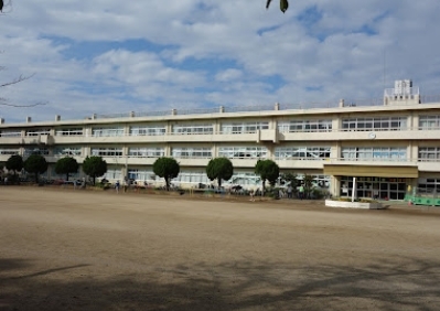 【原市小学校】徒歩約１１分のスライド画像