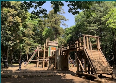 【平塚公園アスレチック】車で６分。<br>冒険心をくすぐる遊具がいっぱいの公園です。のスライド画像