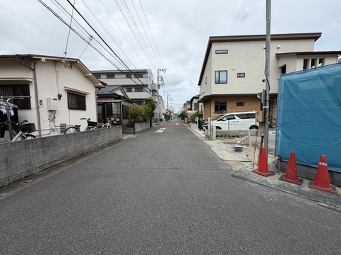 【1号棟】前面道路含む現地写真