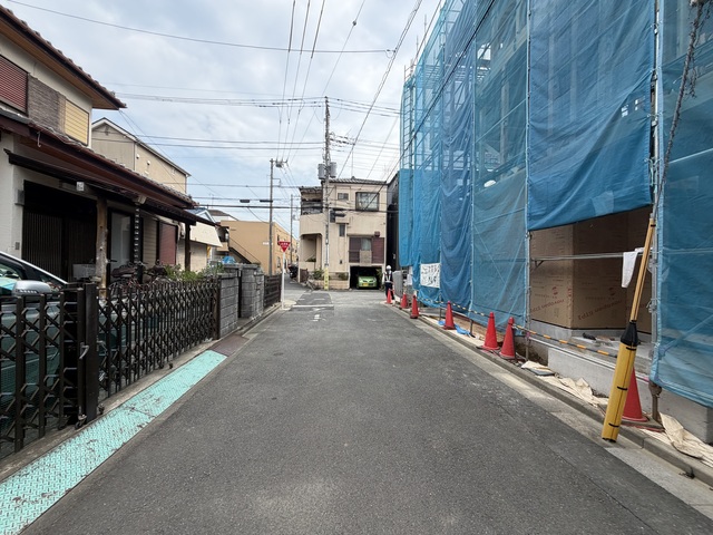 【1号棟・2号棟】前面道路<br>のスライド画像
