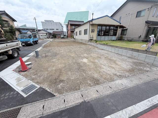 ５号棟　現地土地写真のスライド画像
