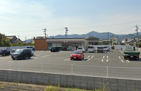 セブンイレブン 豊川御津町店：約650ｍ（徒歩約9分）のスライド画像