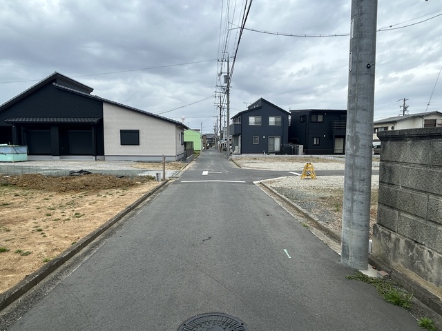 【7区画】前面道路のスライド画像
