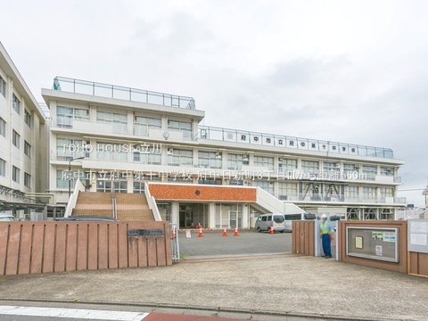 府中市立府中第十中学校 560m