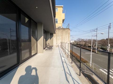 外構を美しく飾るのも戸建住宅ならではの愉しみ。色鮮やかな樹木が季節を彩り、暮らす家族の月日とともに成長していきます。