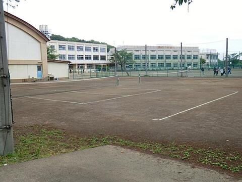 八王子市立川口中学校まで約750m