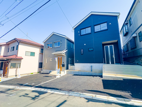 前面道路は北側約4mの広さ。車通りが少なく、静かな暮らしを守ってくれます。即日ご内見が可能です。お気軽にお問い合わせください。2026/5/18撮影