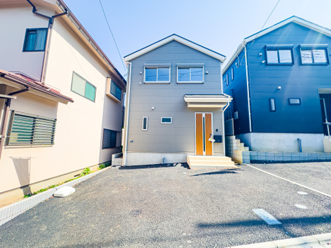 外観は落ち着いた配色のシンプルイズベストな飽きのこないデザインです。現地に足を運んで頂けた時には、実際に周辺をご自由に散策して頂けます事をお勧め致します。2026/5/18撮影
