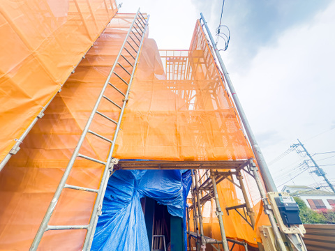 徒歩約10分圏内に、小中学校・保育園・幼稚園・スーパー・100円ショップなどがございます。2026/4/6撮影