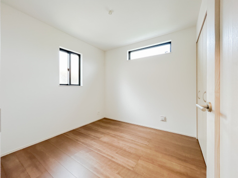 シンプルな内装はどんな家具ともぴったり。お好みのテイストに仕上げていくのも楽しみの一つです。