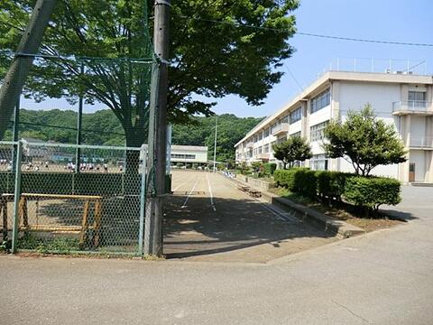 八王子市立城山中学校まで約3440m