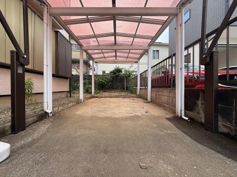駐車場 現在リフォーム中5月23日撮影