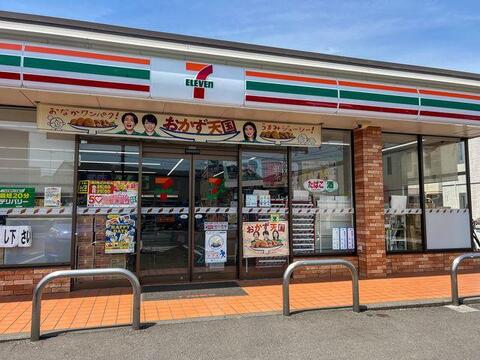 セブンイレブン三鷹山中通り店まで約384m