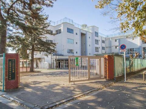 にしみたか学園三鷹市立第二中学校まで約476m