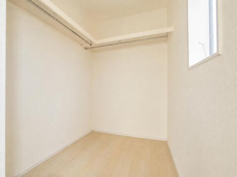 大容量のWICを完備。※CG加工により家具を消しております。