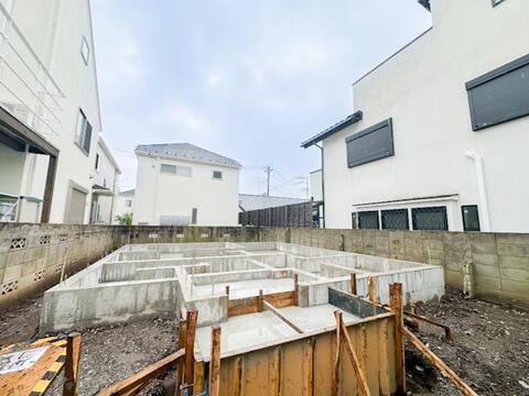 お料理をしながらリビング・ダイニングを見渡せる対面式キッチン。家族との会話を楽しみながら家事ができる人気のレイアウトです。