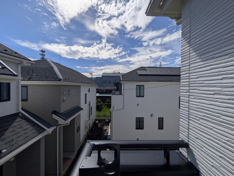 周辺は落ち着いた住宅街が広がり、穏やかに過ごせるロケーションです。