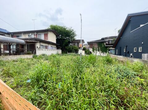 一歩現地に立つと、周囲の空気が穏やかで静かなことに気づかされます。高い建物がないため空が広く、毎日たっぷりの陽光と爽やかな風を感じられる恵まれたロケーション。