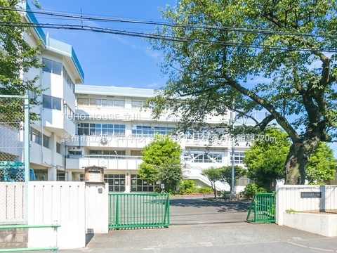 調布市立第六中学校 720m