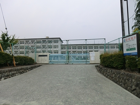 青梅市立第二中学校 1360m