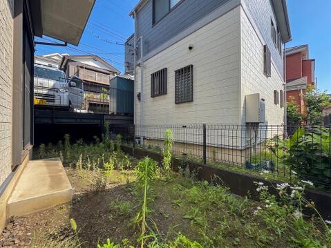 家族の成長と共に表情を変える庭。ガーデニングや外遊びで、豊かな自然を身近に感じられる暮らしが叶います。
