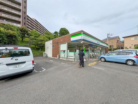 ファミリーマート 町田南大谷店まで約210m