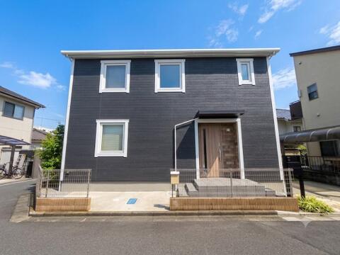 閑静な住宅街に位置する落ち着いた住環境です。陽当りや前面道路の状況など、現地ならではの魅力をぜひご体感ください。