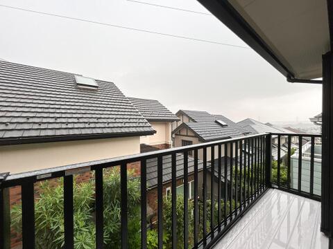 バルコニーは2面あり、使い分ける事ができます。