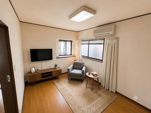 二面採光で風通りも良好な6帖洋室。書斎や子供部屋など、ライフスタイルに合わせて柔軟に活用できます。「家具等はCGです」