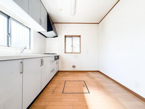 完成のときを、静かに待っている。その瞬間を思い描きながら、この街の空気に、心がふれていく。立川市に、再生邸宅が誕生します。
