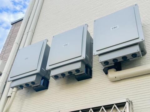 太陽光発電システムを搭載。発電状況をモニターで確認でき、環境にも家計にもやさしい、これからの暮らしに嬉しい設備です。