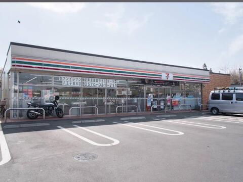 セブンイレブン八王子榎木店まで約729m