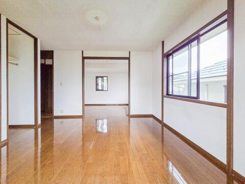 このお部屋はリフォーム予定です。新しい内装や設備で、さらに魅力的な住まいになるよう準備を進めています。完成後の住み心地にぜひご期待ください。