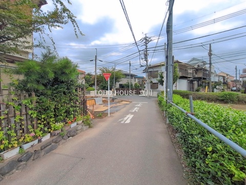 前面道路含む現地 (2026年08月27日撮影)