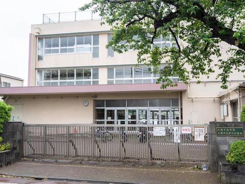 三鷹市立第七小学校まで約518m