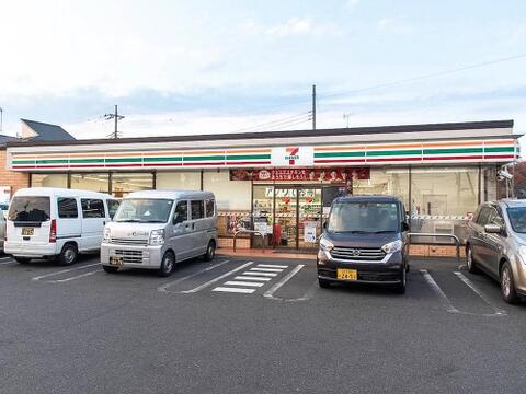 セブンイレブン八王子長房町店まで約381m